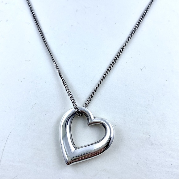 James Avery Sterling Retired HEART Necklace - Picture 1 of 3
